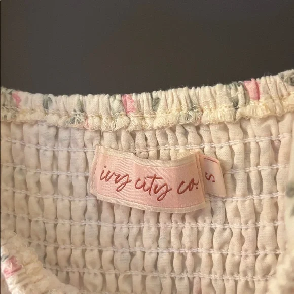 Ivy City Co Madison Dress Smocked midi - Picture 3 of 4